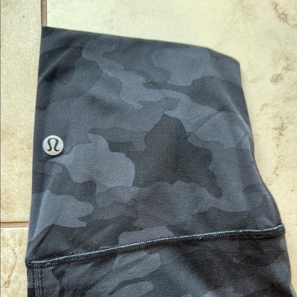 Lululemon Black Camo Leggings - Picture 1 of 3